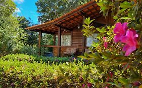Casa 4 dorms 2 suites - localização perfeita no centrinho e rodeada de natureza